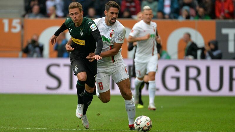 Фото с матча Аугсбург 1:1 Боруссия Мёнхенгладбах